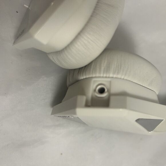 Monster VEKTR Diesel White On-Ear Headphones – Authentic – ControlTalk - Picture 4 of 7